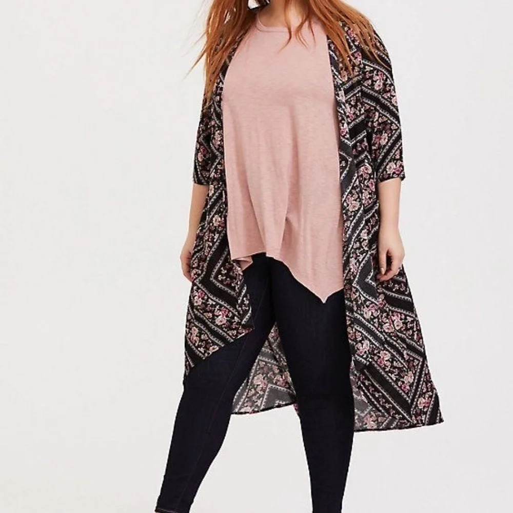 Torrid NWT Black & Pink Floral Kimono Size 1/2